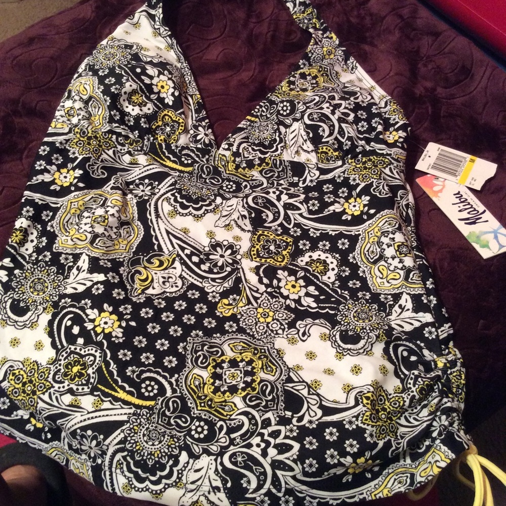 NWT Malibu medium bathing suit top